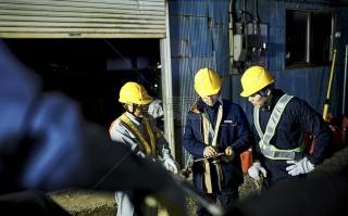 夜间施工短视频制作 建筑工地：先“晚安”啦